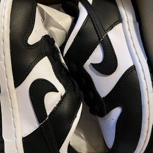 Nike Kids Black and White Sneakers BRAND NEW SIZE 10c